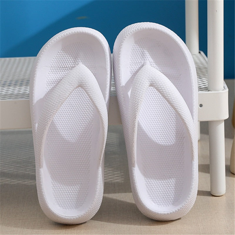 New style flip flops non-slip outdoor summer soft bottom bathroom couple outdoor sandals casual thick bottom sandals