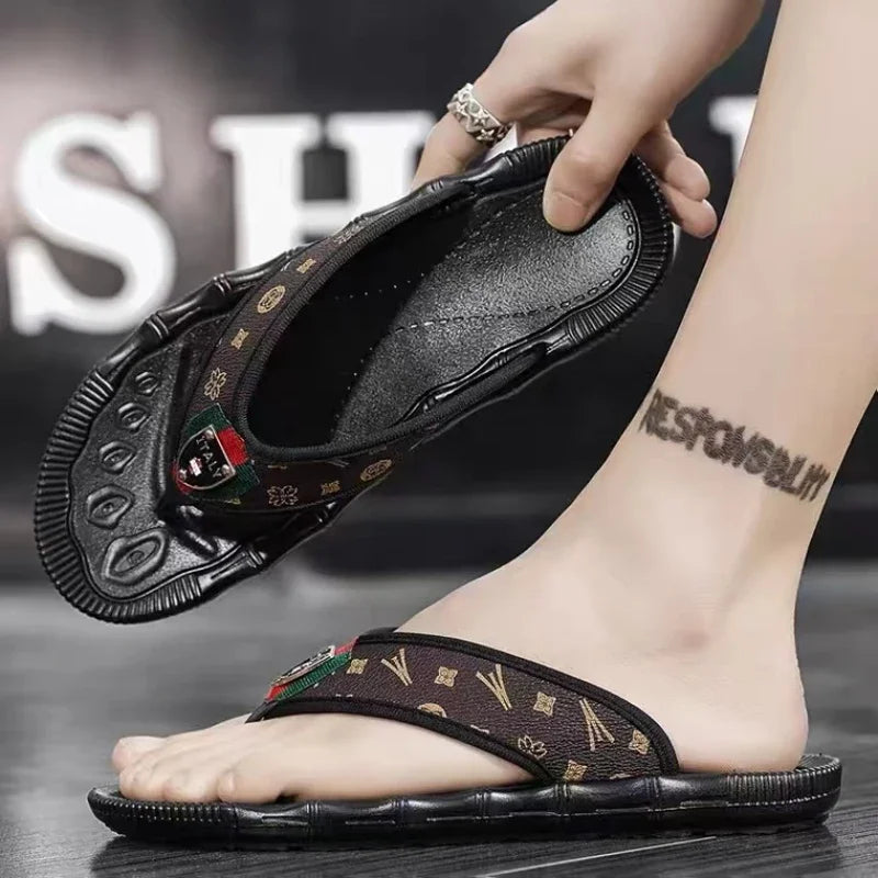 Summer Slippers Men Flip Flops Beach Sandals Non-slip Casual Flat Shoes Slippers Indoor House Shoes for Men Outdoor Slides