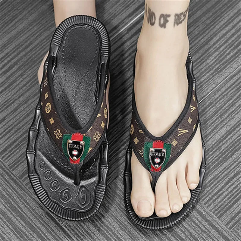 Summer Slippers Men Flip Flops Beach Sandals Non-slip Casual Flat Shoes Slippers Indoor House Shoes for Men Outdoor Slides