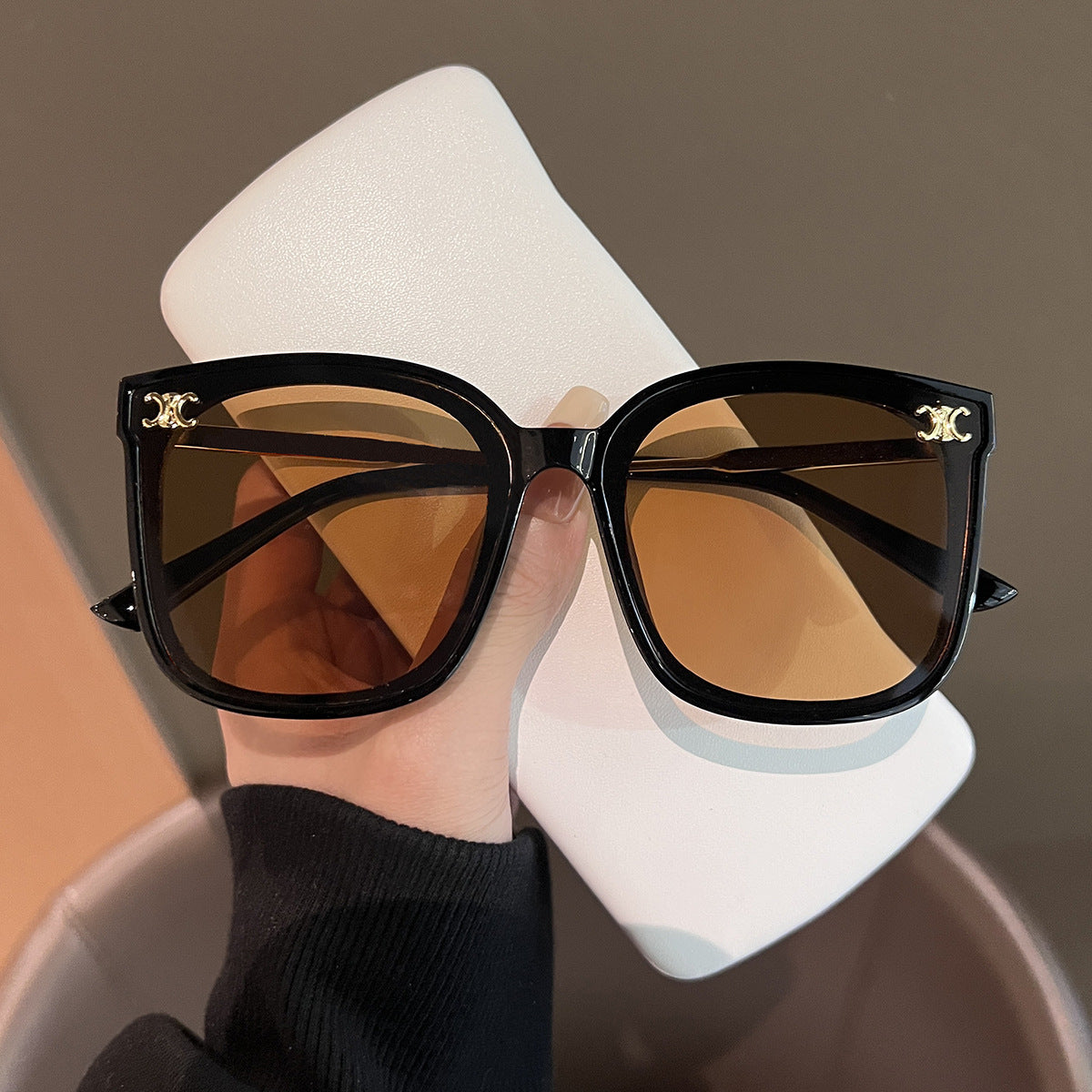 Square frame internet famous women's sunglasses with UV protection for street photography, slimming sunglasses